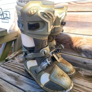 Alpine stars motocross boots